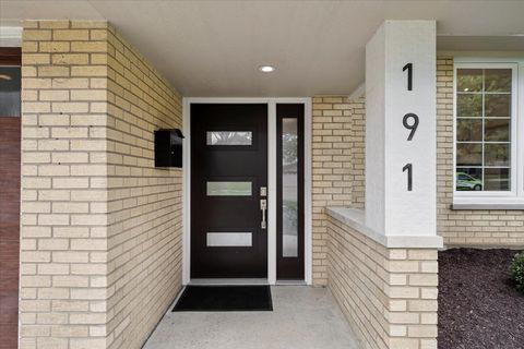 Tiny photo for 191 W Millers Road, Des Plaines, IL 60016 (MLS # 12465258)