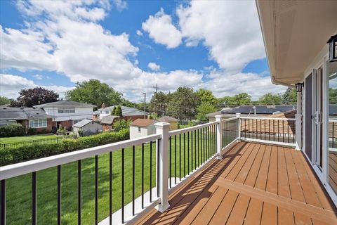 Tiny photo for 191 W Millers Road, Des Plaines, IL 60016 (MLS # 12465258)