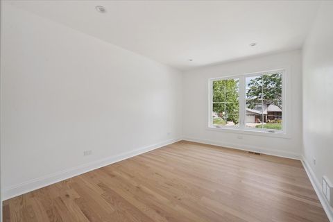 Tiny photo for 191 W Millers Road, Des Plaines, IL 60016 (MLS # 12465258)