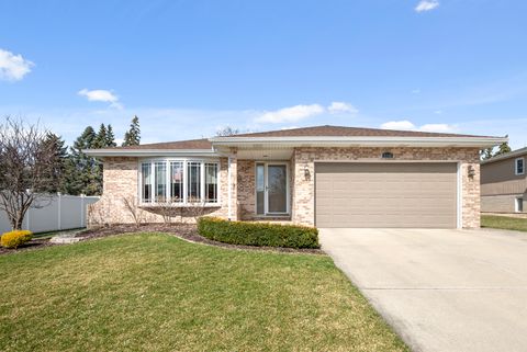 Photo of 6948 Coachwood Trail, Tinley Park, IL 60477 (MLS # 12594770)