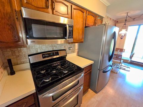 Tiny photo for 1S150 Spring Road #5B, Oakbrook Terrace, IL 60181 (MLS # 12536499)