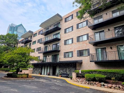 Tiny photo for 1S150 Spring Road #5B, Oakbrook Terrace, IL 60181 (MLS # 12536499)