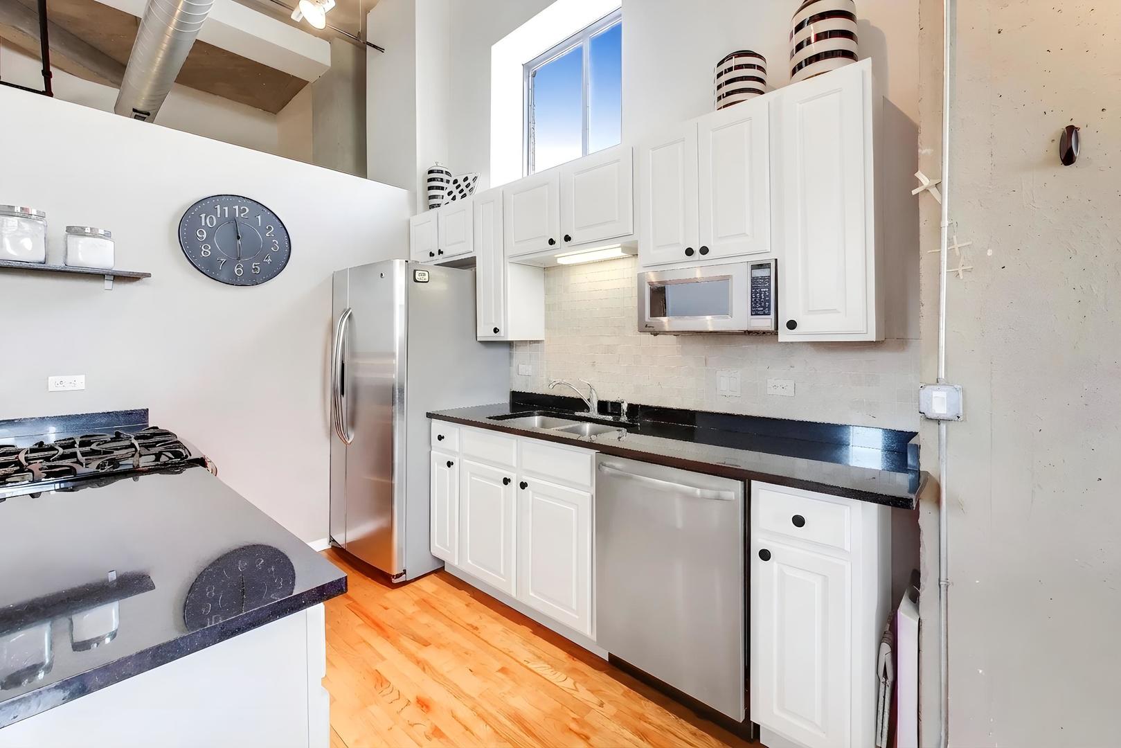 1645 W OGDEN Avenue 420