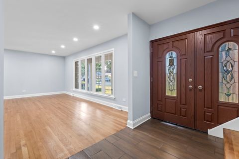 Tiny photo for 1813 E Wood Lane, Mount Prospect, IL 60056 (MLS # 12500800)