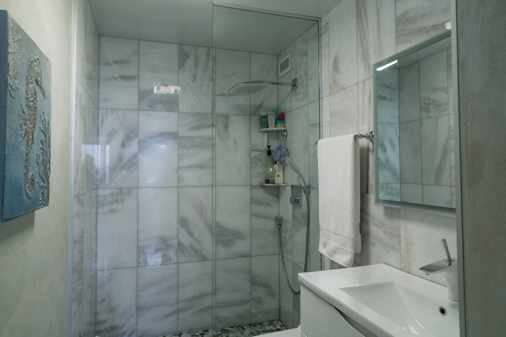 Chicago, Illinois 60640, United States, 1 Bedroom Bedrooms, ,1 BathroomBathrooms,Residential,Active,147941