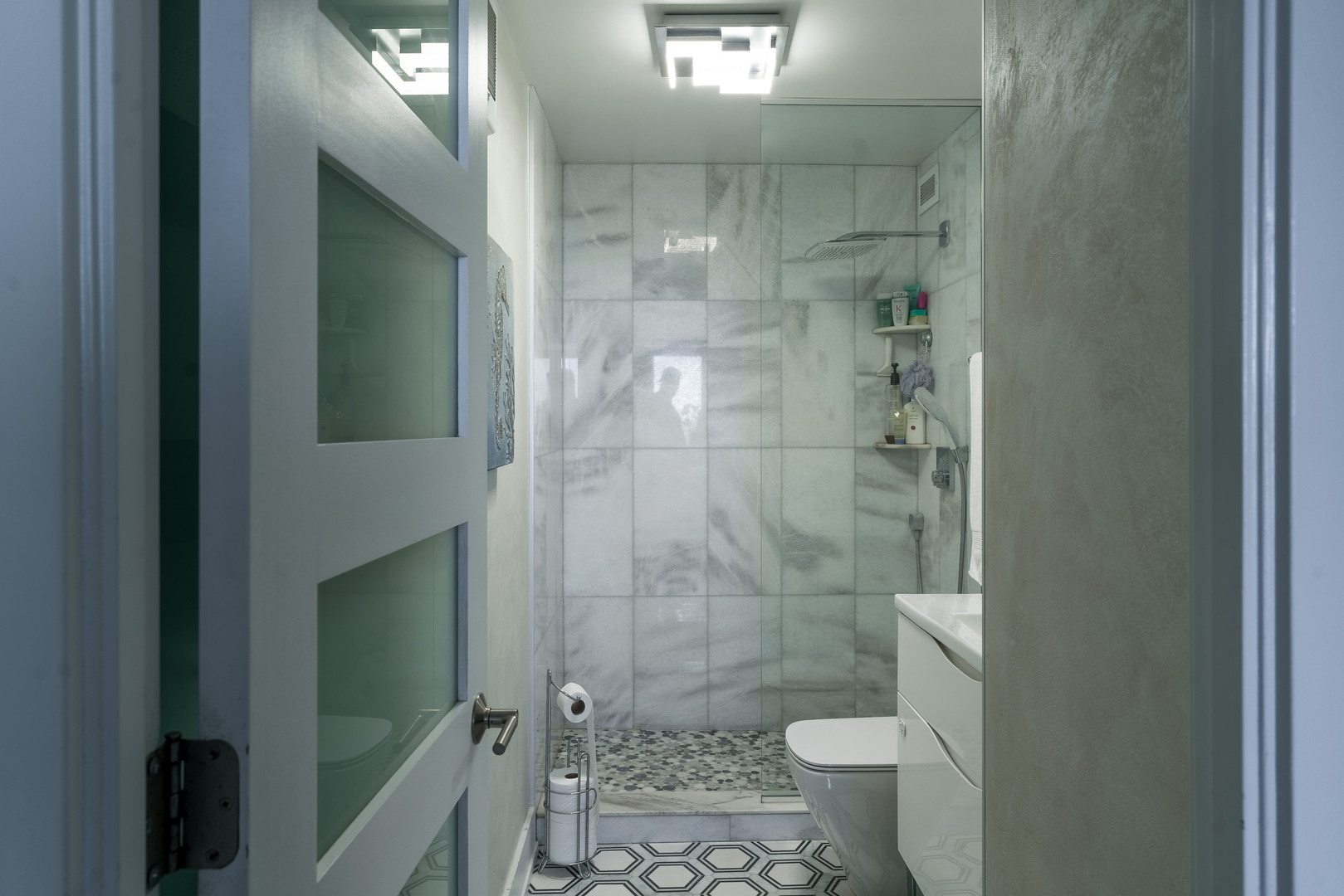 Chicago, Illinois 60640, United States, 1 Bedroom Bedrooms, ,1 BathroomBathrooms,Residential,Active,147941