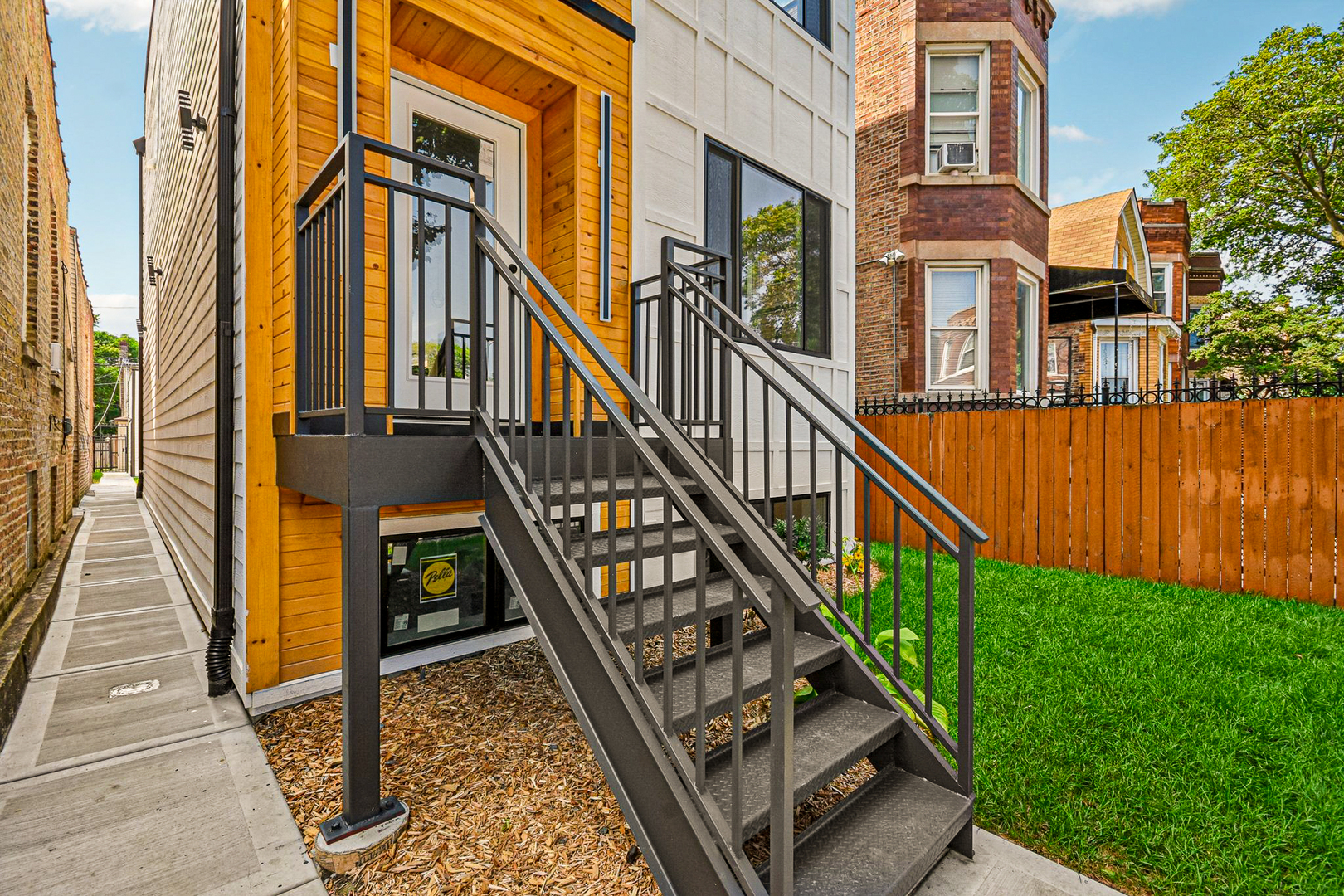 932 N Monticello Avenue