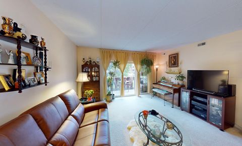 Tiny photo for 12900 W Heiden Circle #4310, Lake Bluff, IL 60044 (MLS # 12494119)