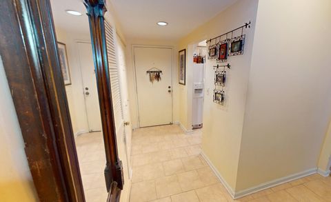 Tiny photo for 12900 W Heiden Circle #4310, Lake Bluff, IL 60044 (MLS # 12494119)