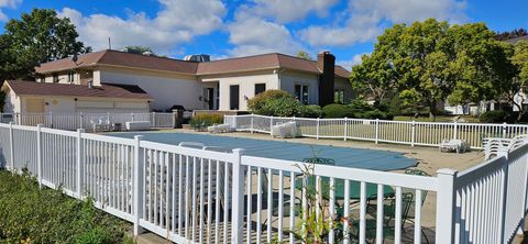 Tiny photo for 12900 W Heiden Circle #4310, Lake Bluff, IL 60044 (MLS # 12494119)