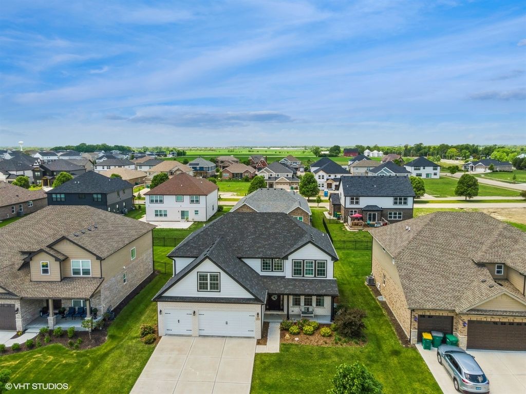 Photo for 23952 S Roberts Street, Manhattan, IL 60442 (MLS # 12400473)