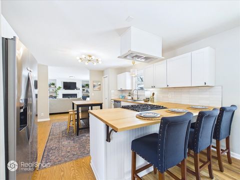 Tiny photo for 34070 N Lilac Avenue, Grayslake, IL 60030 (MLS # 12550327)