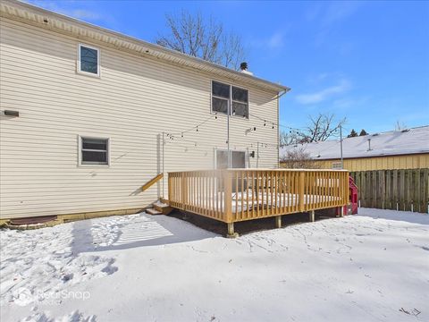 Tiny photo for 34070 N Lilac Avenue, Grayslake, IL 60030 (MLS # 12550327)