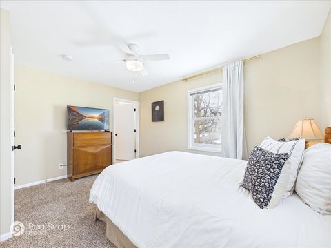 Tiny photo for 34070 N Lilac Avenue, Grayslake, IL 60030 (MLS # 12550327)