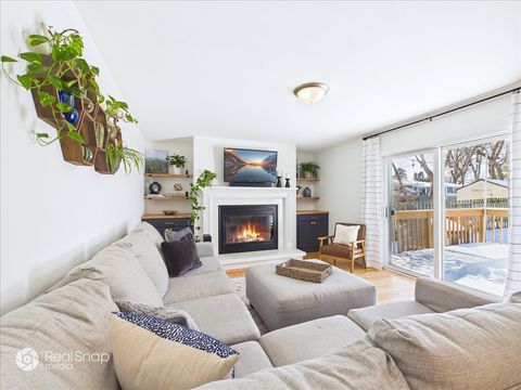 Tiny photo for 34070 N Lilac Avenue, Grayslake, IL 60030 (MLS # 12550327)