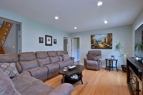 Tiny photo for 823 Milbeck Avenue, Elk Grove Village, IL 60007 (MLS # 12702223)