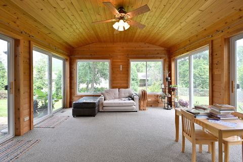 Tiny photo for 823 Milbeck Avenue, Elk Grove Village, IL 60007 (MLS # 12702223)