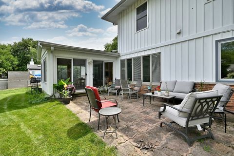 Tiny photo for 823 Milbeck Avenue, Elk Grove Village, IL 60007 (MLS # 12702223)