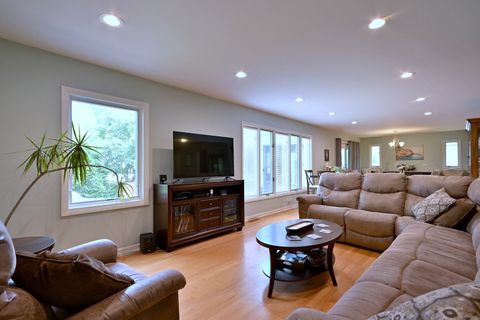 Tiny photo for 823 Milbeck Avenue, Elk Grove Village, IL 60007 (MLS # 12702223)