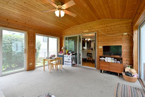 Tiny photo for 823 Milbeck Avenue, Elk Grove Village, IL 60007 (MLS # 12702223)
