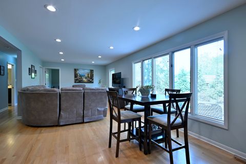 Tiny photo for 823 Milbeck Avenue, Elk Grove Village, IL 60007 (MLS # 12702223)