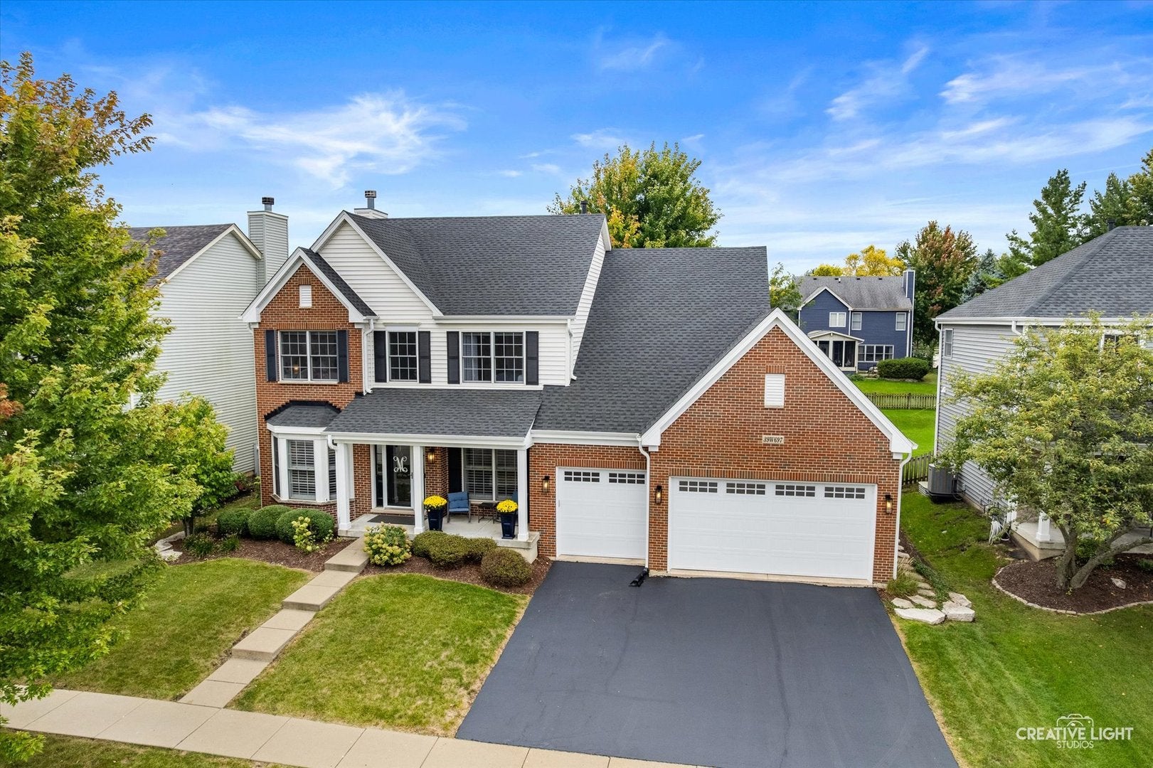 39W697 SCHOOLHOUSE Lane