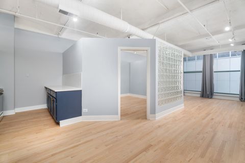 Tiny photo for 633 S Plymouth Court #1009, Chicago, IL 60605 (MLS # 12463958)