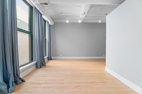 Tiny photo for 633 S Plymouth Court #1009, Chicago, IL 60605 (MLS # 12463958)