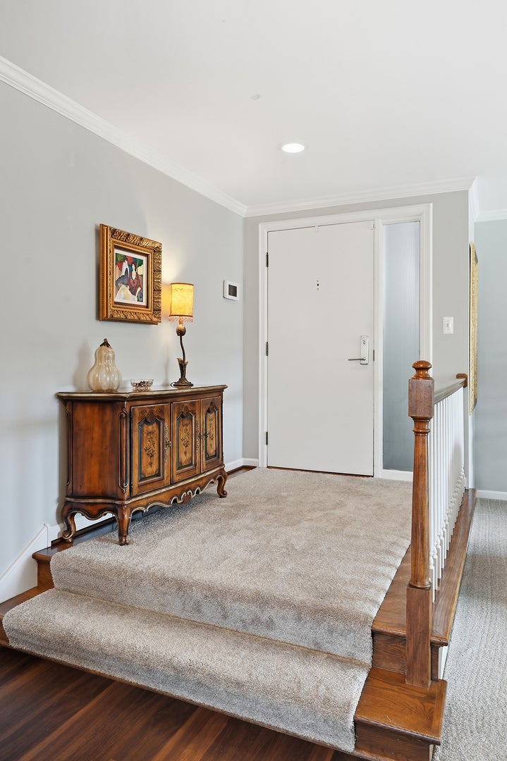 6 Oak Brook Club Drive J308