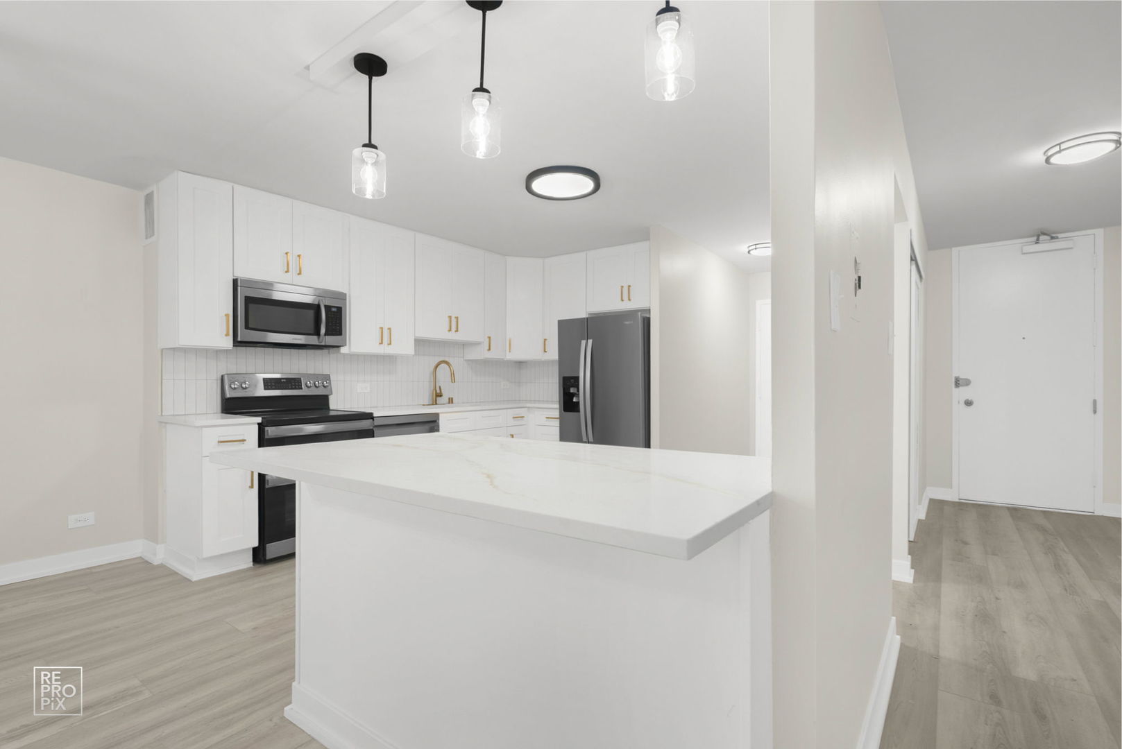 6147 N Sheridan Road 7A