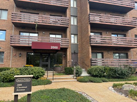 Photo of 2000 Chestnut Avenue #407, Glenview, IL 60025 (MLS # 12491171)