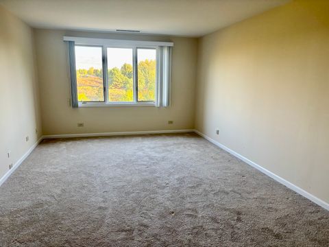 Tiny photo for 2000 Chestnut Avenue #407, Glenview, IL 60025 (MLS # 12491171)