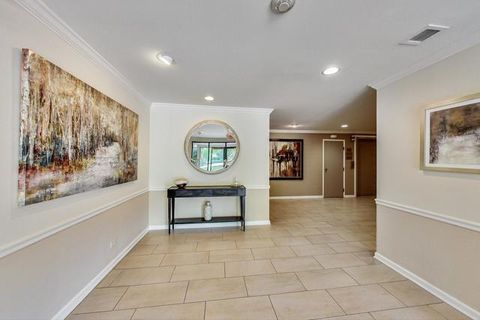 Tiny photo for 2000 Chestnut Avenue #407, Glenview, IL 60025 (MLS # 12491171)