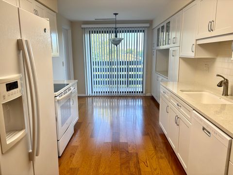 Tiny photo for 2000 Chestnut Avenue #407, Glenview, IL 60025 (MLS # 12491171)