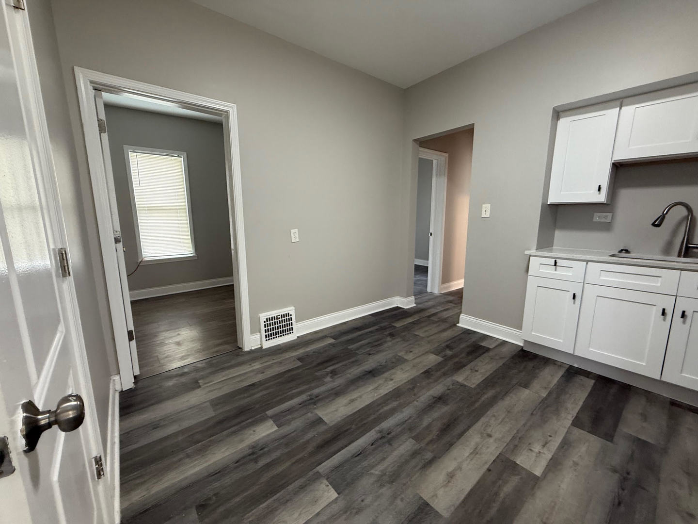 7436 S Langley Avenue