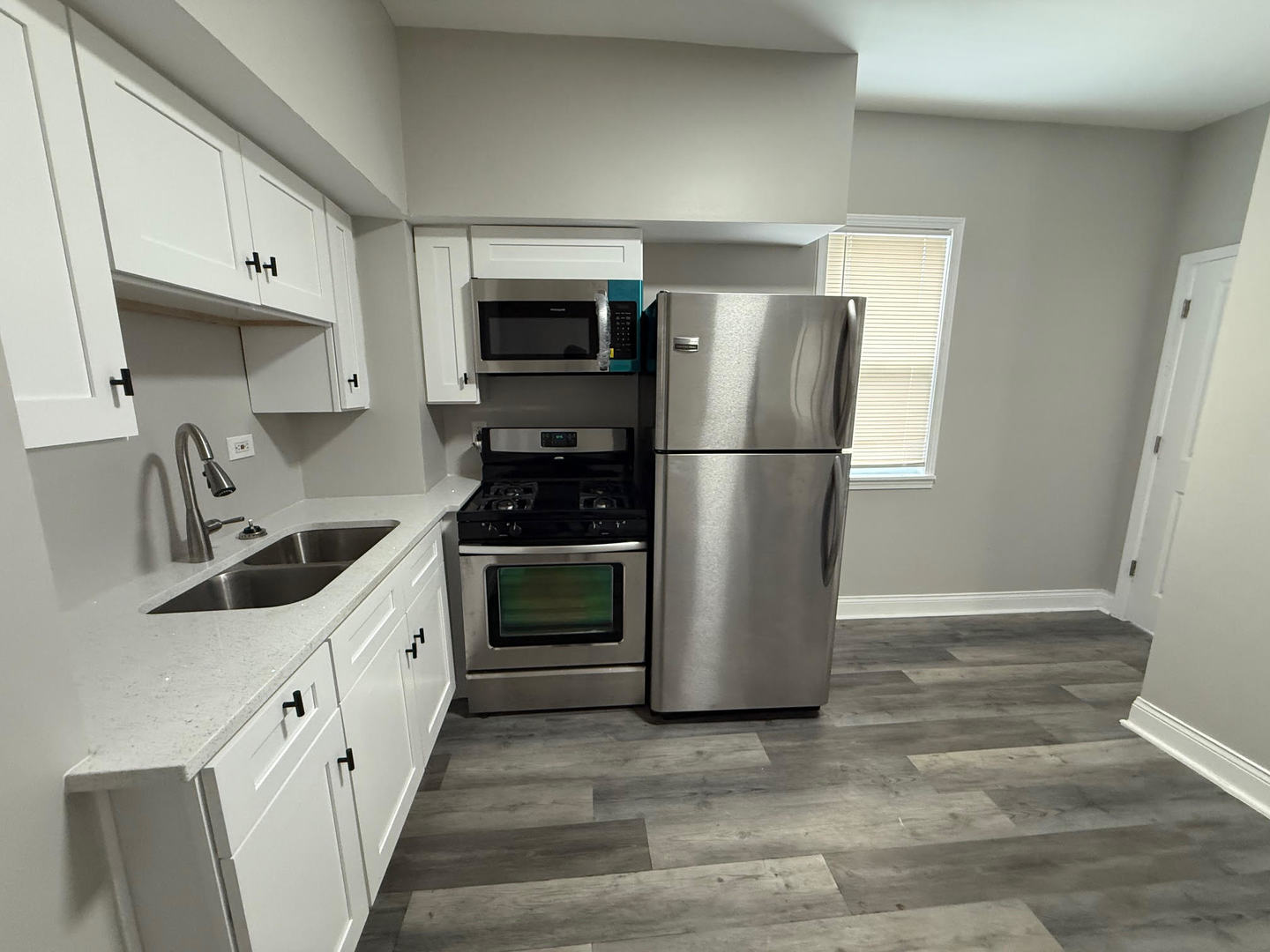 7436 S Langley Avenue