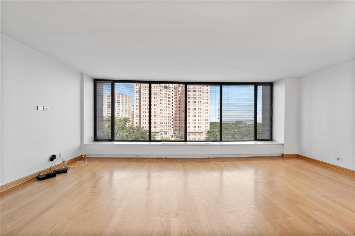 5455 N Sheridan Road 805