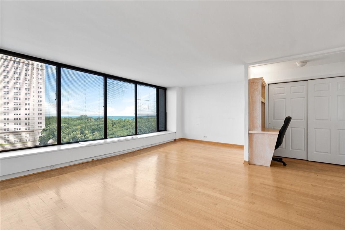 5455 N Sheridan Road 805