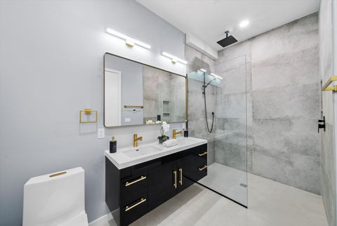 Tiny photo for 5830 N Lincoln Avenue #2S, Chicago, IL 60659 (MLS # 12656030)