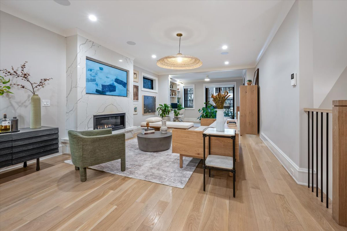 2212 N Halsted Street 1