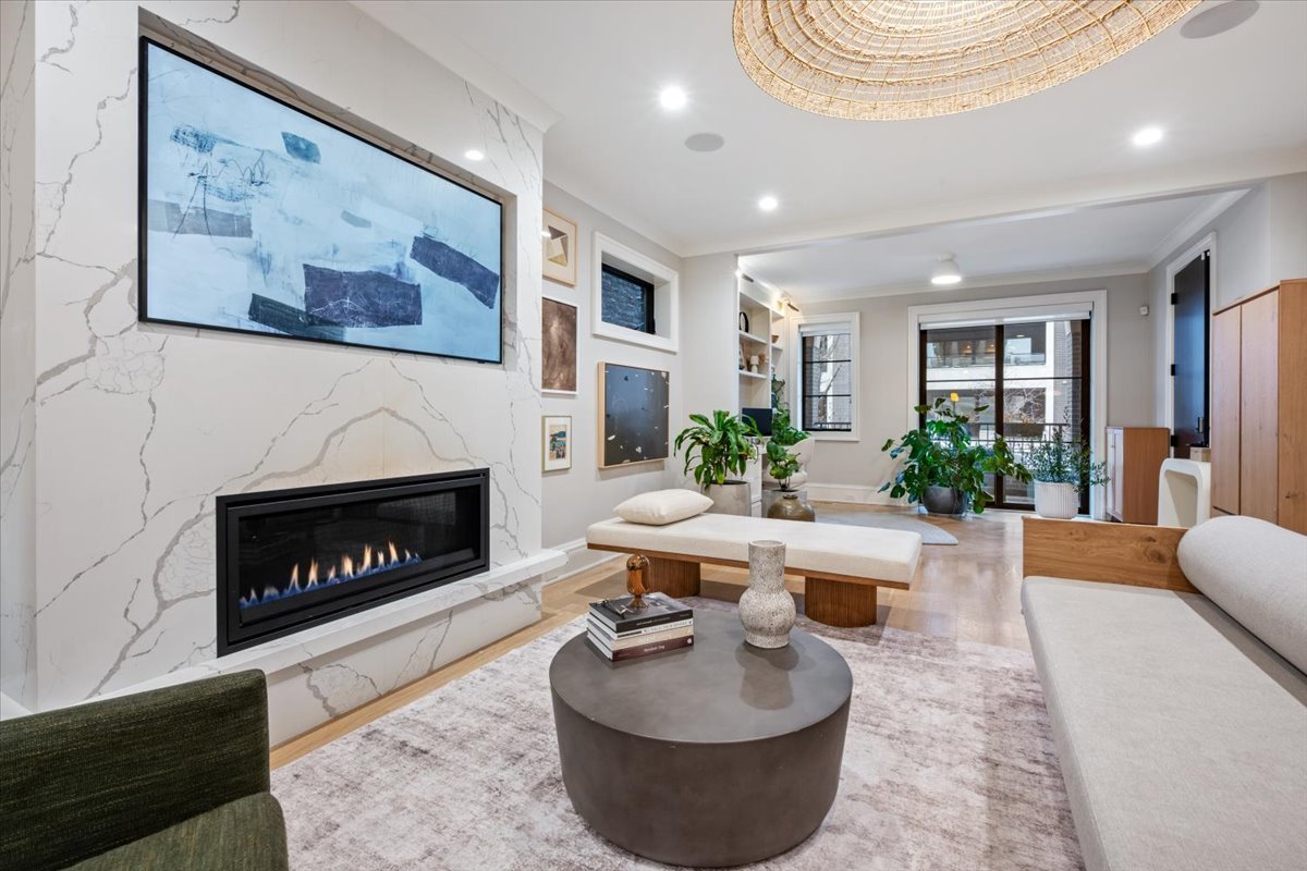 2212 N Halsted Street 1