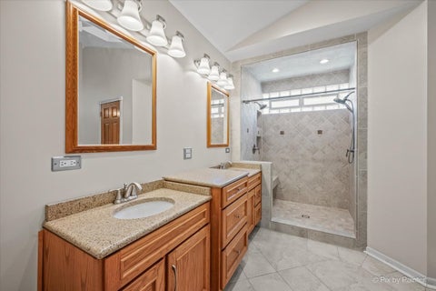 Tiny photo for 1173 Moonstone Run, Lake In The Hills, IL 60156 (MLS # 12735994)