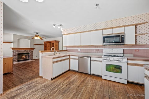 Tiny photo for 1173 Moonstone Run, Lake In The Hills, IL 60156 (MLS # 12735994)