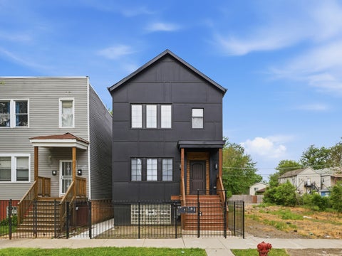 Photo of 4162 S Wells Street, Chicago, IL 60609 (MLS # 12673820)
