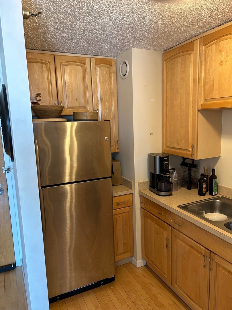 1122 N CLARK Street 3804
