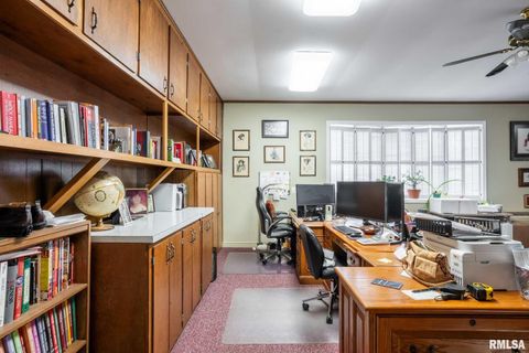 Tiny photo for 105 Woodlake Lane, Eldorado, IL 62930 (MLS # EB460662)