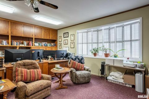 Tiny photo for 105 Woodlake Lane, Eldorado, IL 62930 (MLS # EB460662)