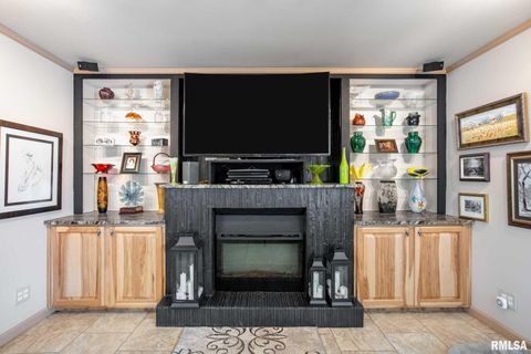 Tiny photo for 105 Woodlake Lane, Eldorado, IL 62930 (MLS # EB460662)