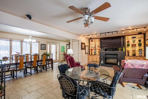 Tiny photo for 105 Woodlake Lane, Eldorado, IL 62930 (MLS # EB460662)