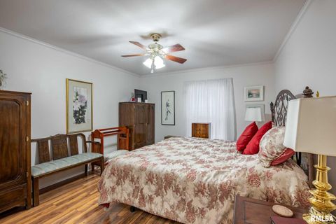 Tiny photo for 105 Woodlake Lane, Eldorado, IL 62930 (MLS # EB460662)